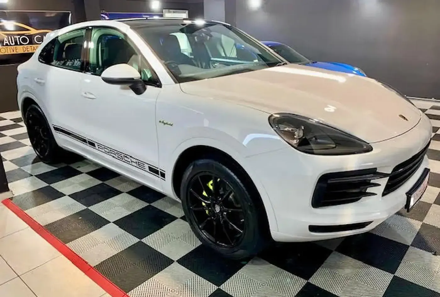 2020 Porsche Cayenne — photo 2
