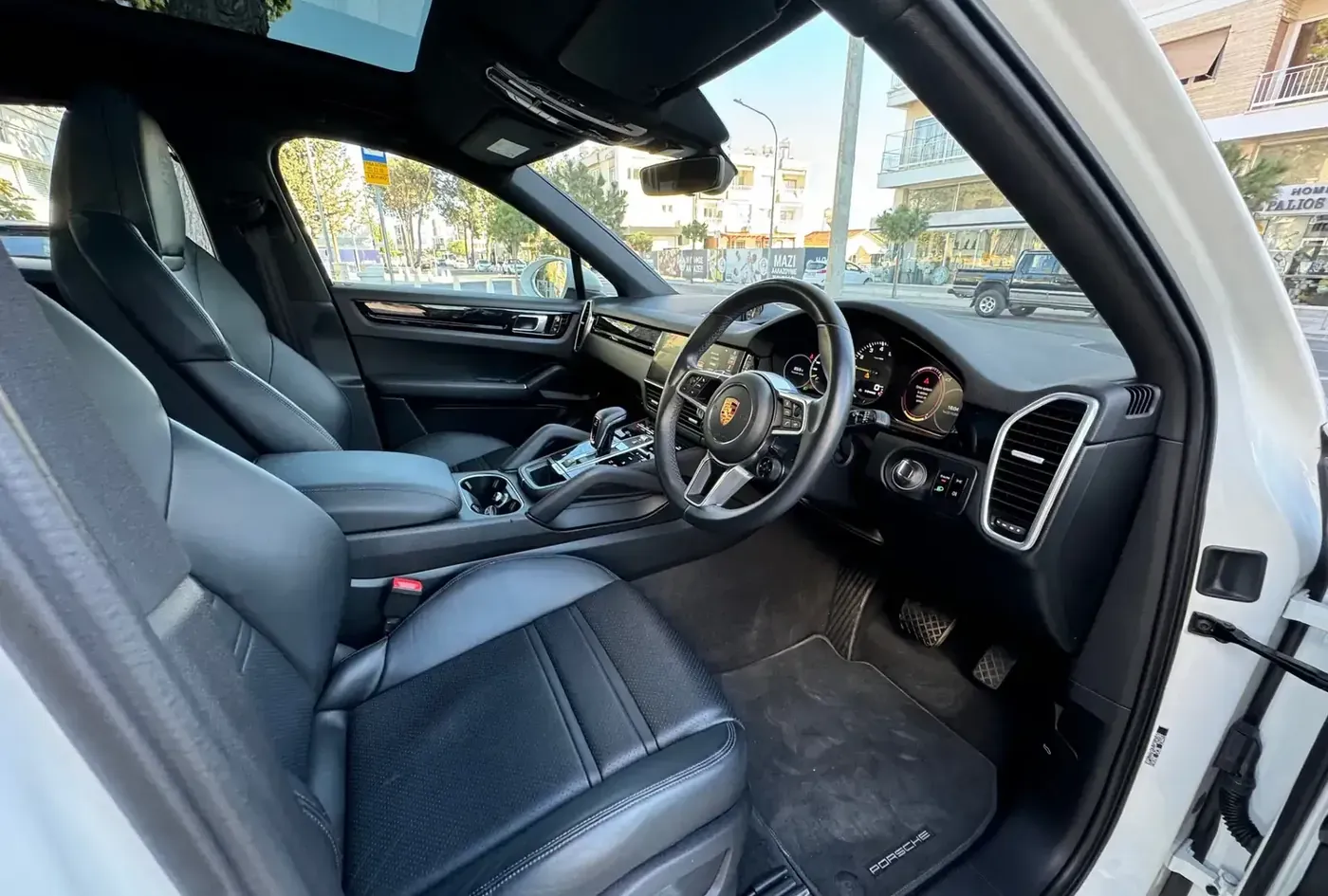2020 Porsche Cayenne — photo 9