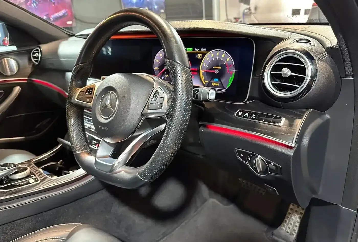 2018 Mercedes-Benz E-Class — photo 12