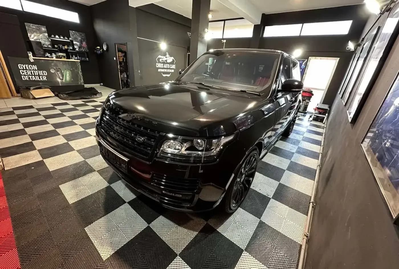 2017 Land Rover Range Rover Vogue — photo 3