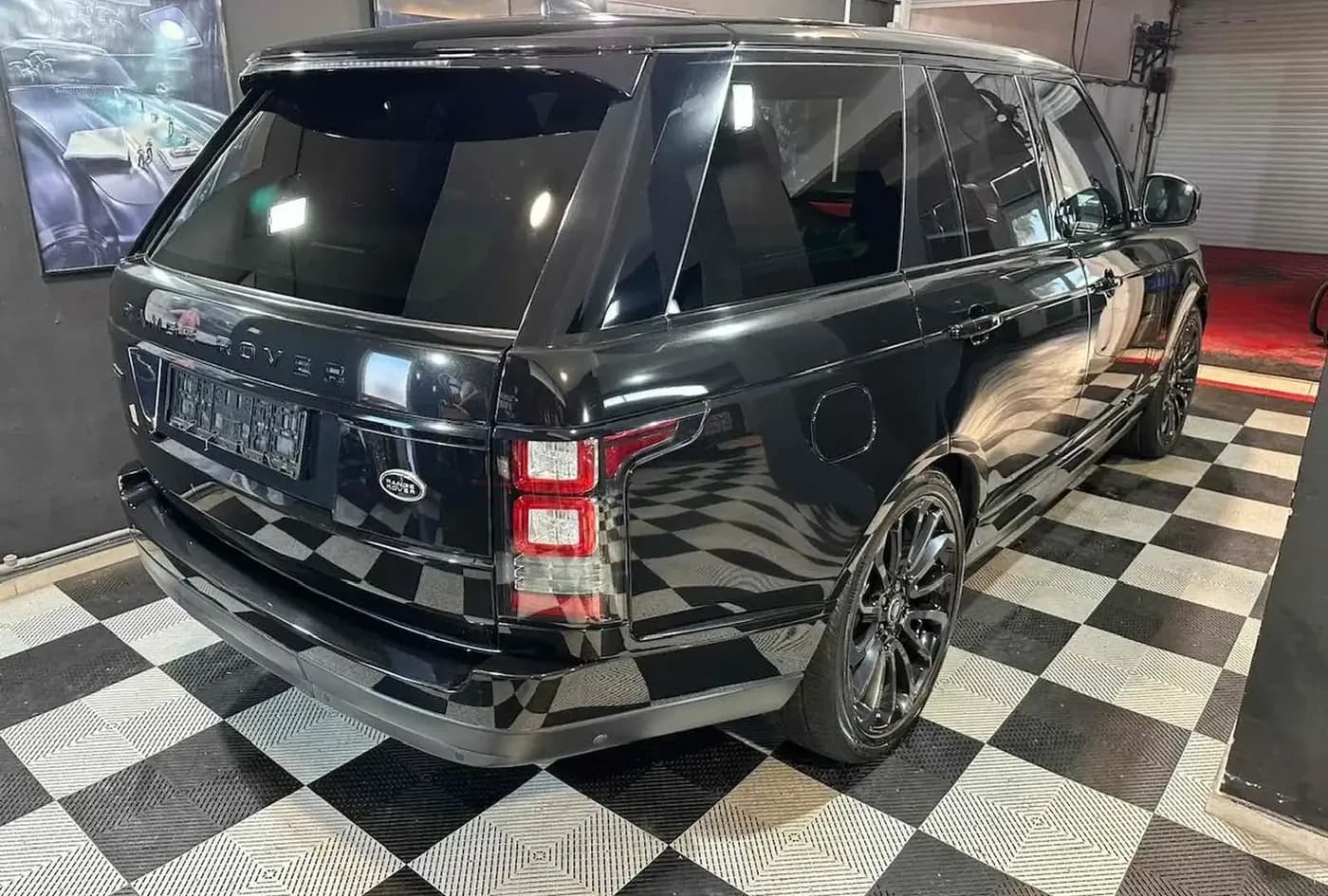 2017 Land Rover Range Rover Vogue — photo 4