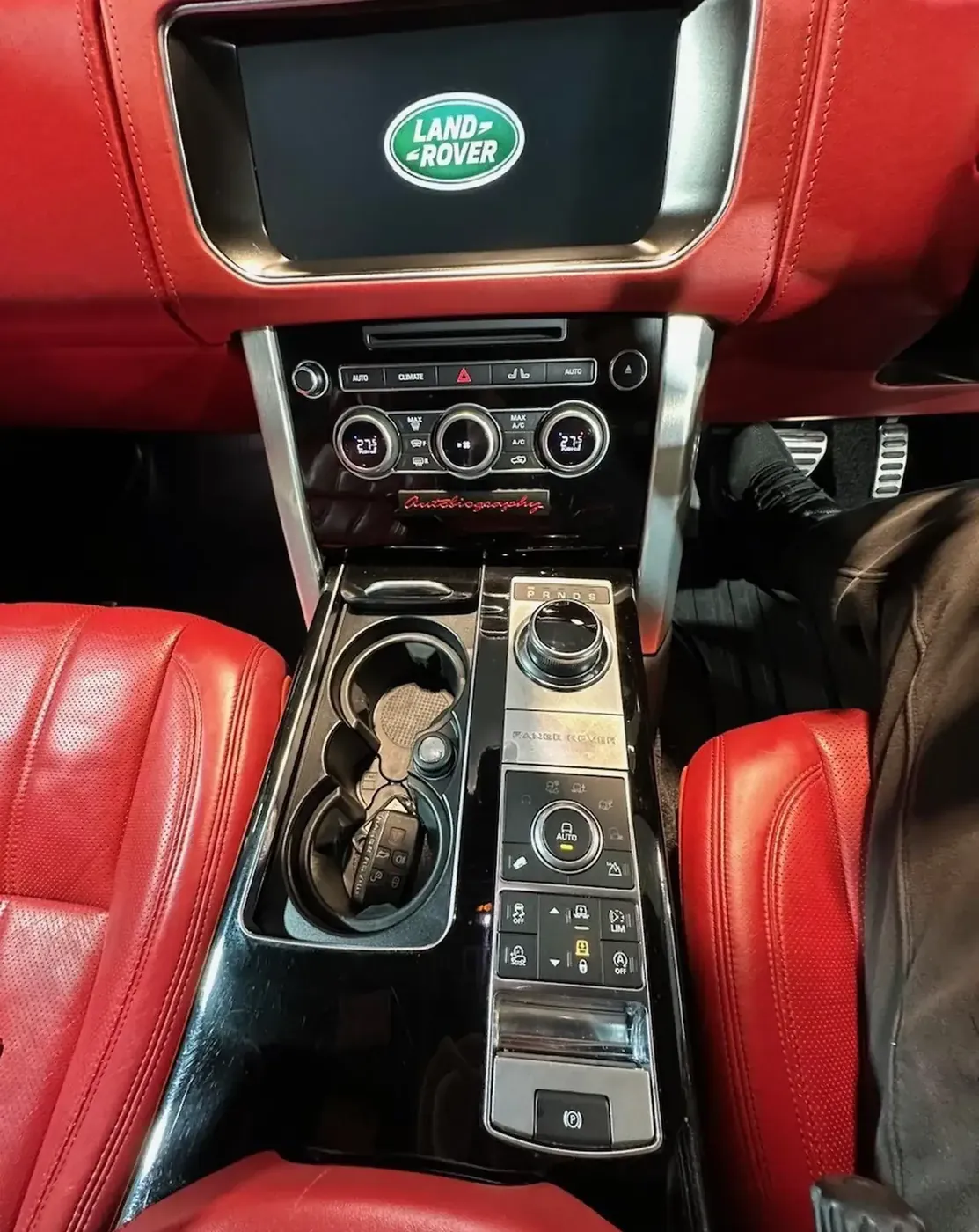 2017 Land Rover Range Rover Vogue — photo 10