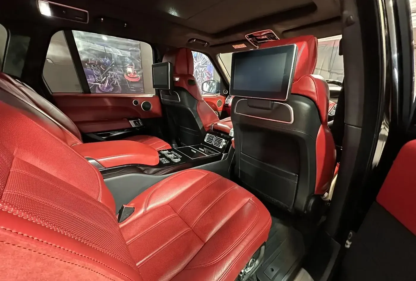 2017 Land Rover Range Rover Vogue — photo 13