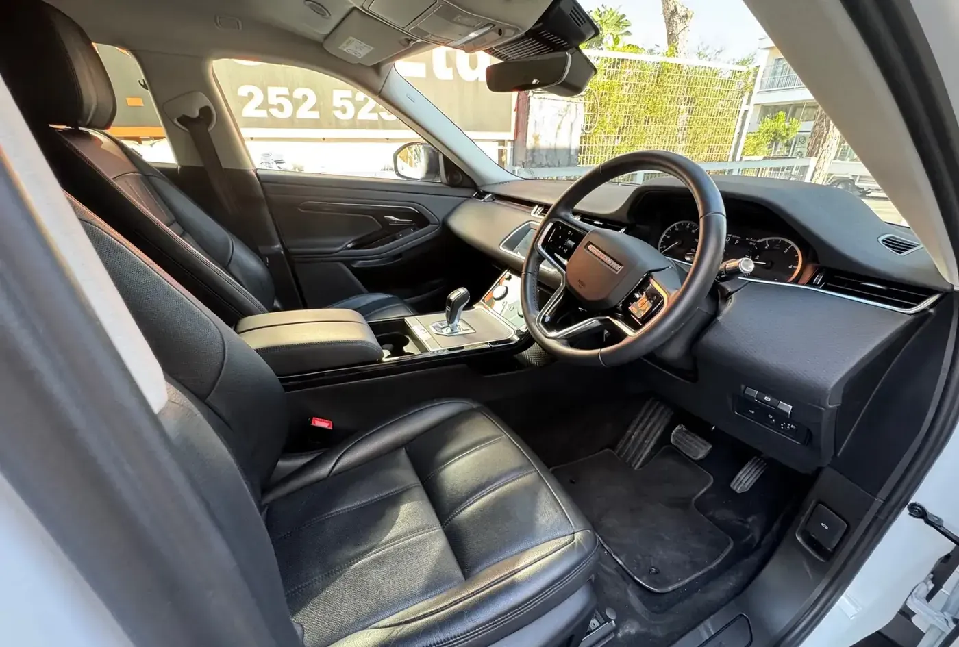 2021 Land Rover Range Rover Evoque — photo 6