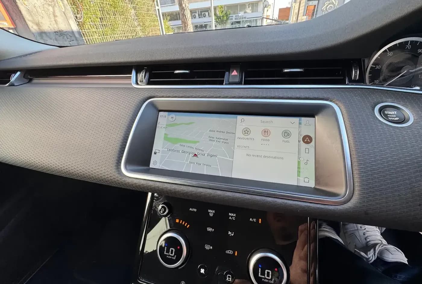 2021 Land Rover Range Rover Evoque — photo 11