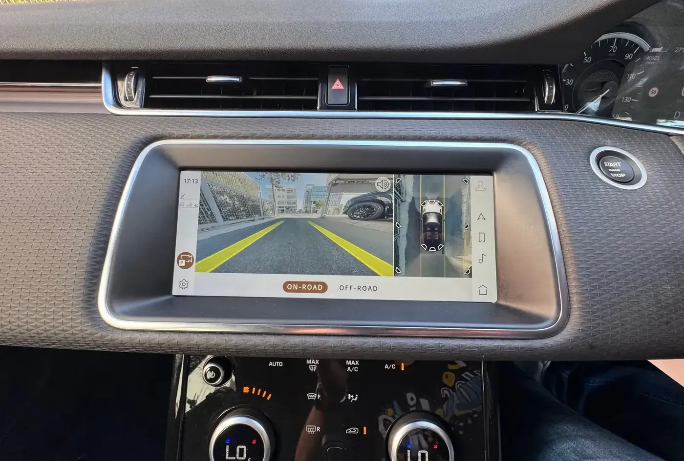 2021 Land Rover Range Rover Evoque — photo 12