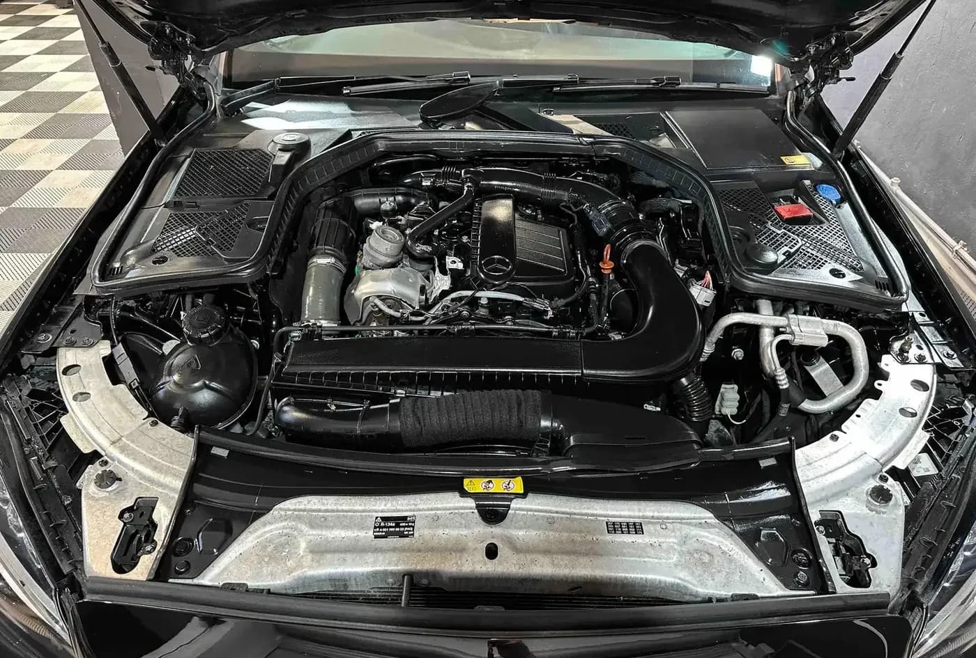 2015 Mercedes-Benz C-Class — photo 4