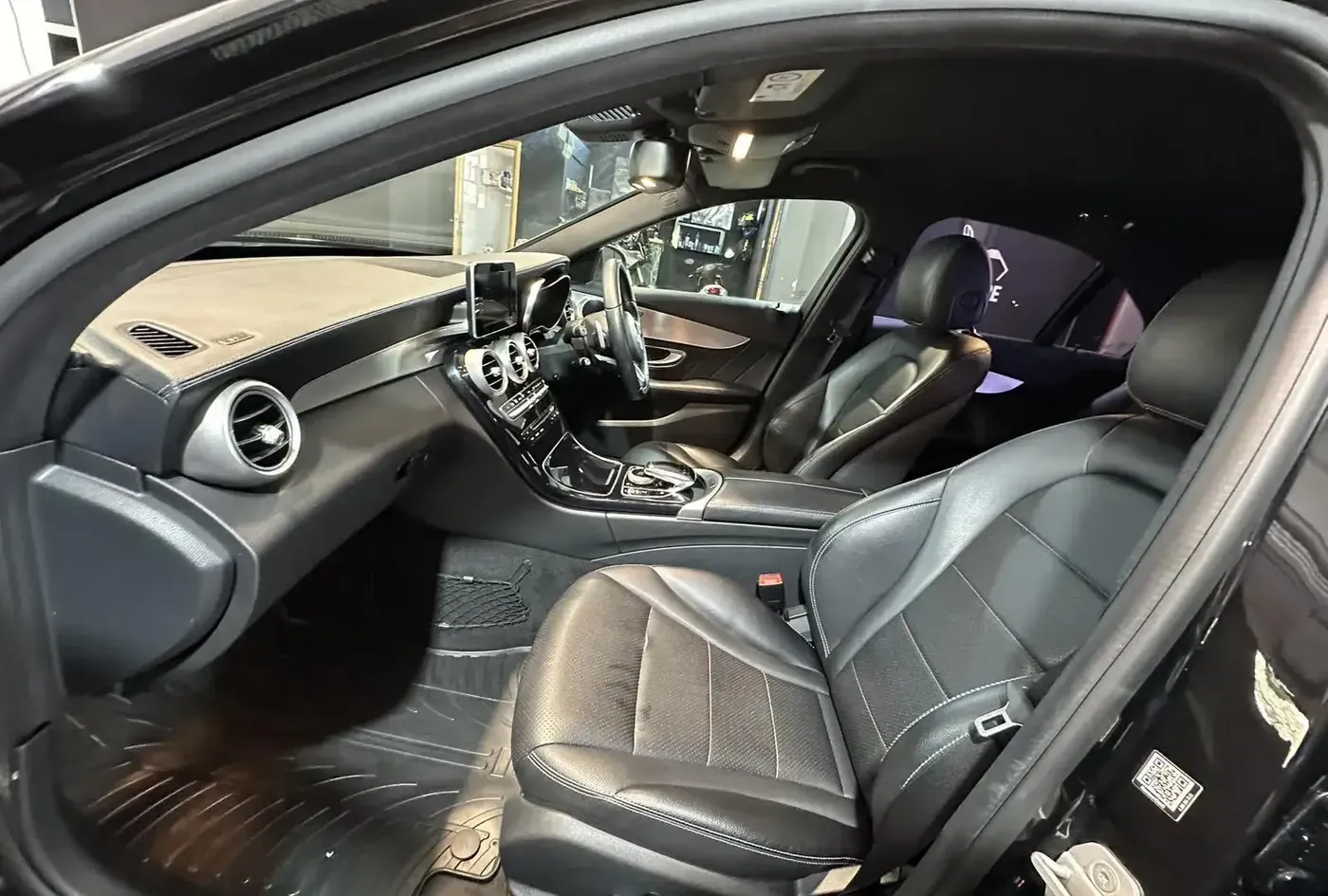 2015 Mercedes-Benz C-Class — photo 12