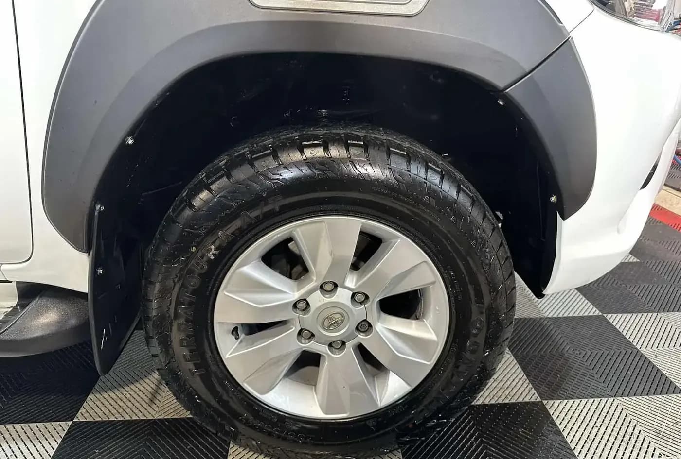 2019 Toyota Hilux — photo 6