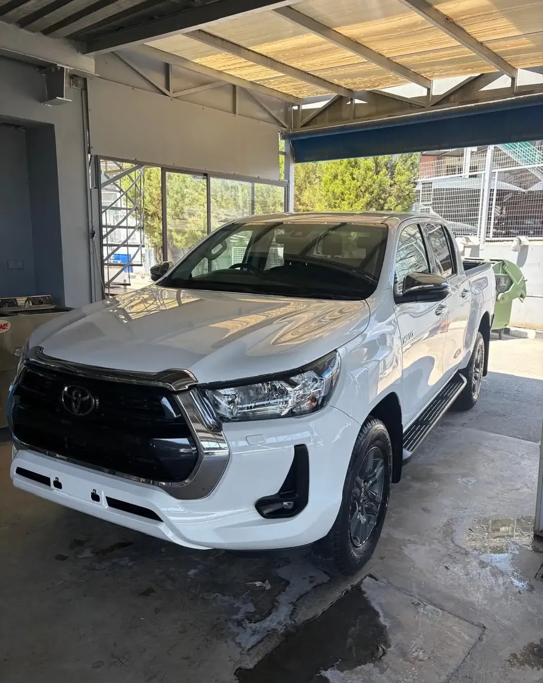 2022 Toyota Hilux — photo 2