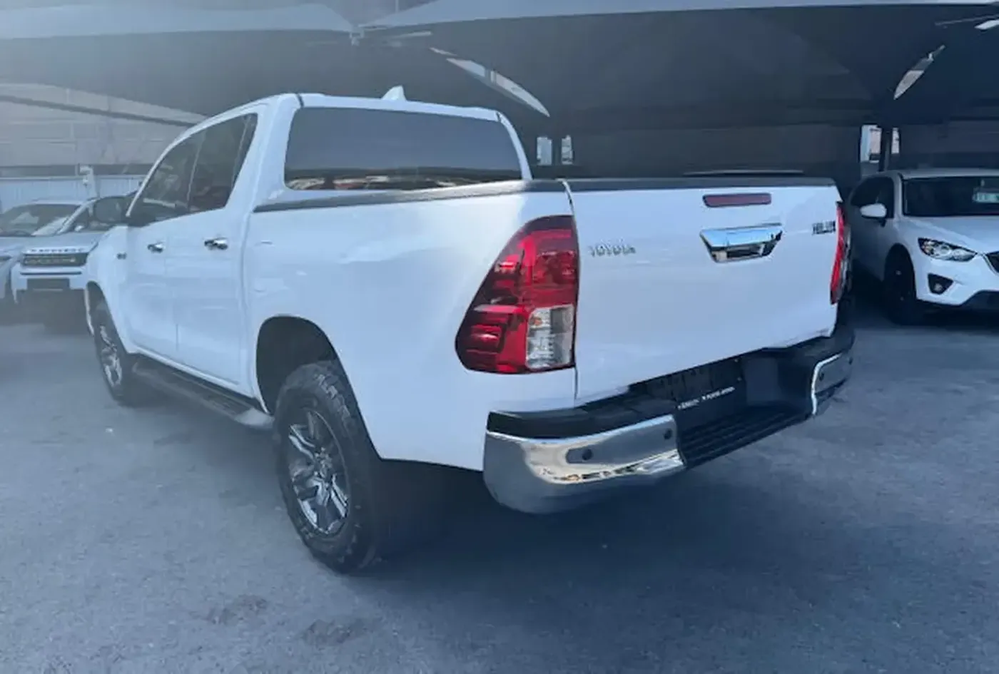 2022 Toyota Hilux — photo 10