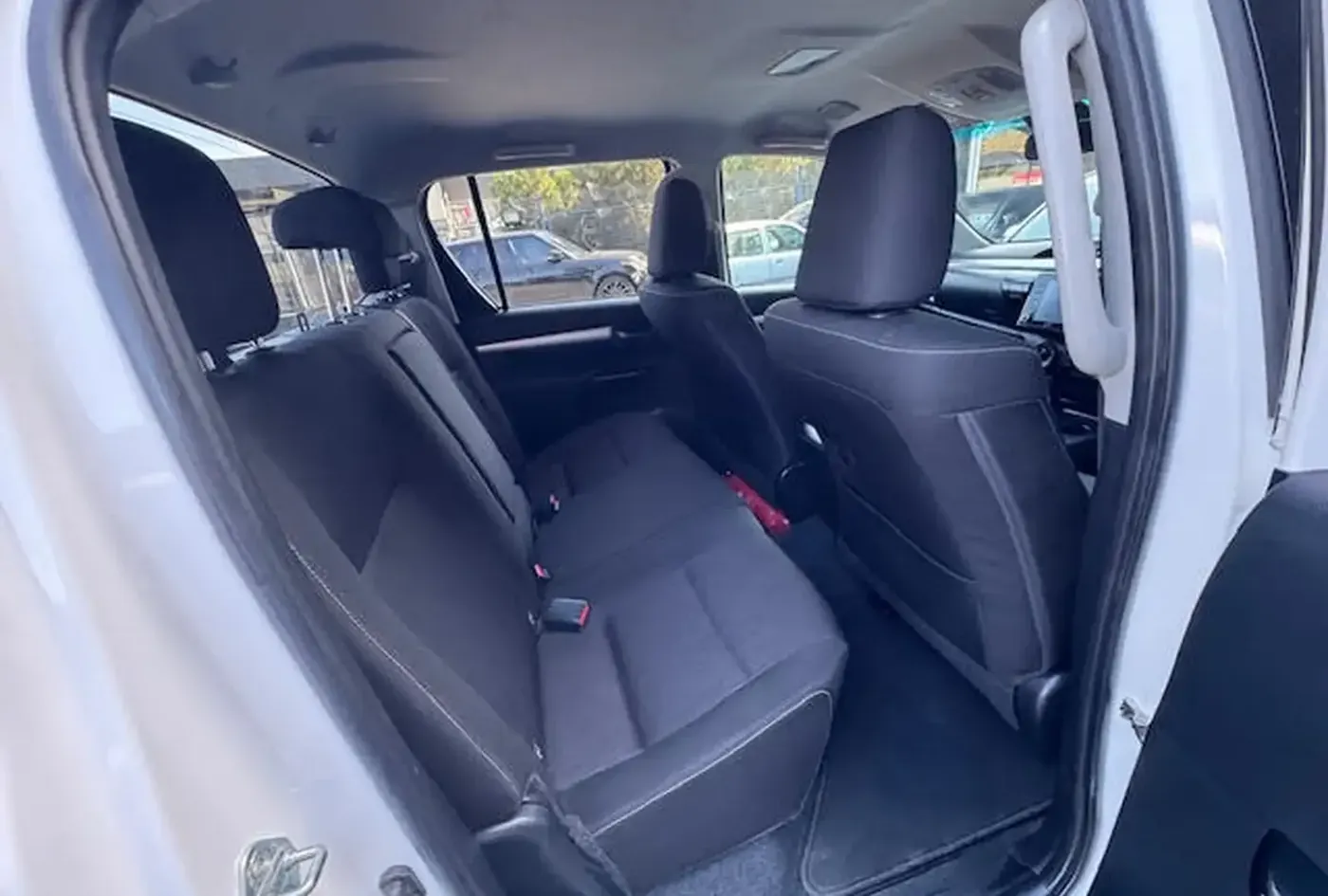 2022 Toyota Hilux — photo 14