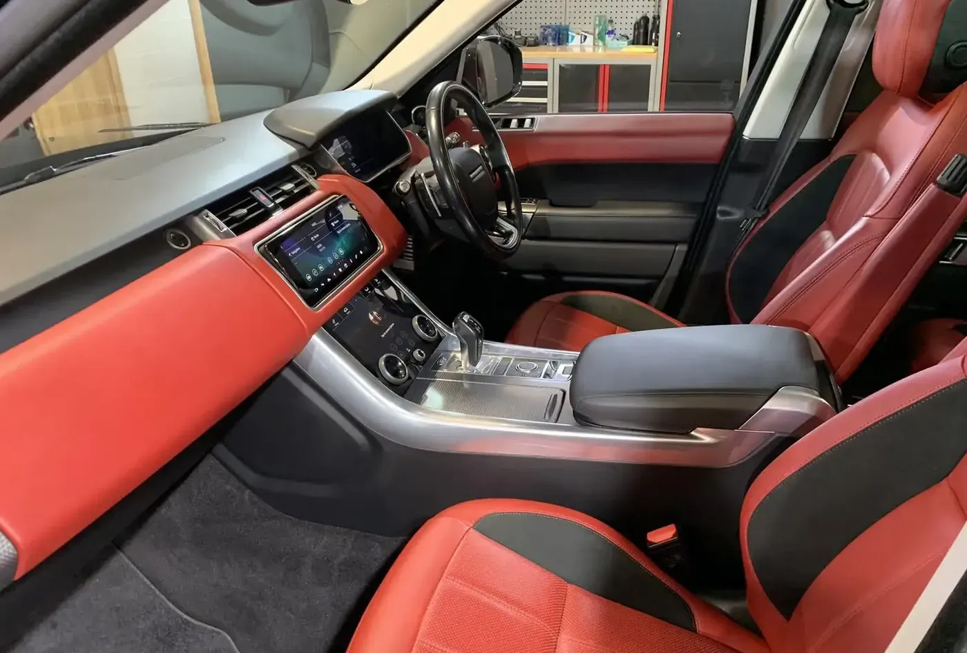 2018 Land Rover Range Rover Sport — photo 9