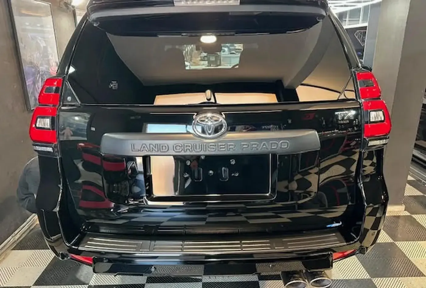 2023 Toyota Land Cruiser Prado — photo 5
