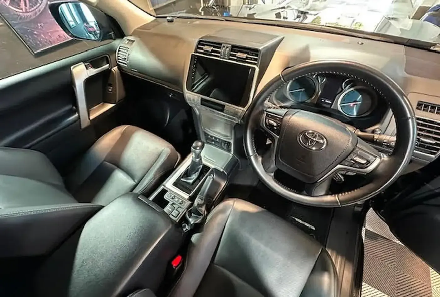 2023 Toyota Land Cruiser Prado — photo 6