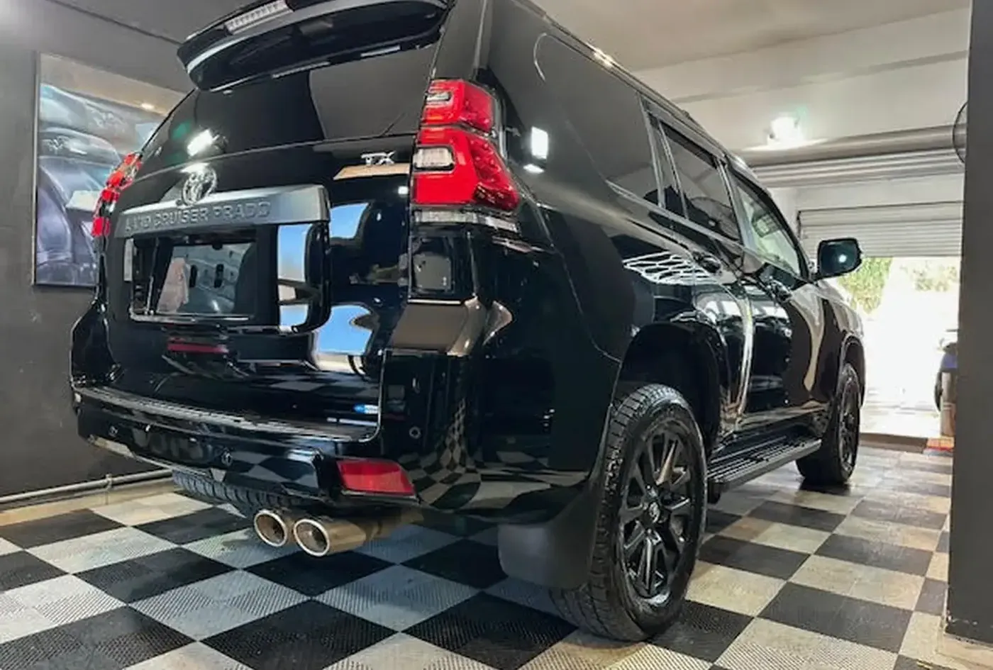 2023 Toyota Land Cruiser Prado — photo 13