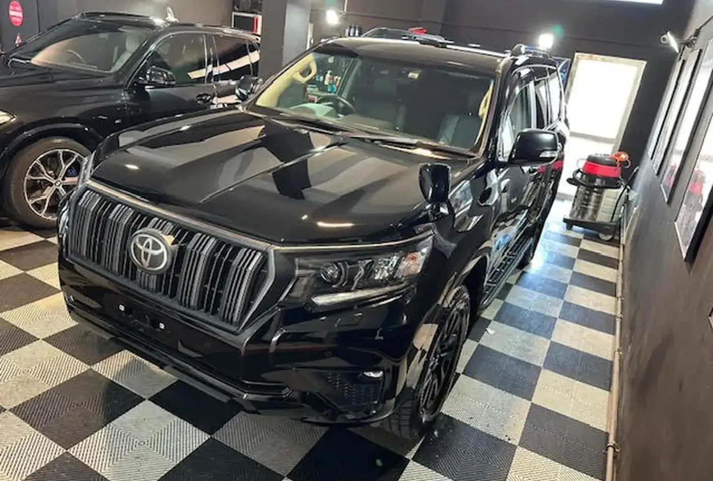 2023 Toyota Land Cruiser Prado — photo 15