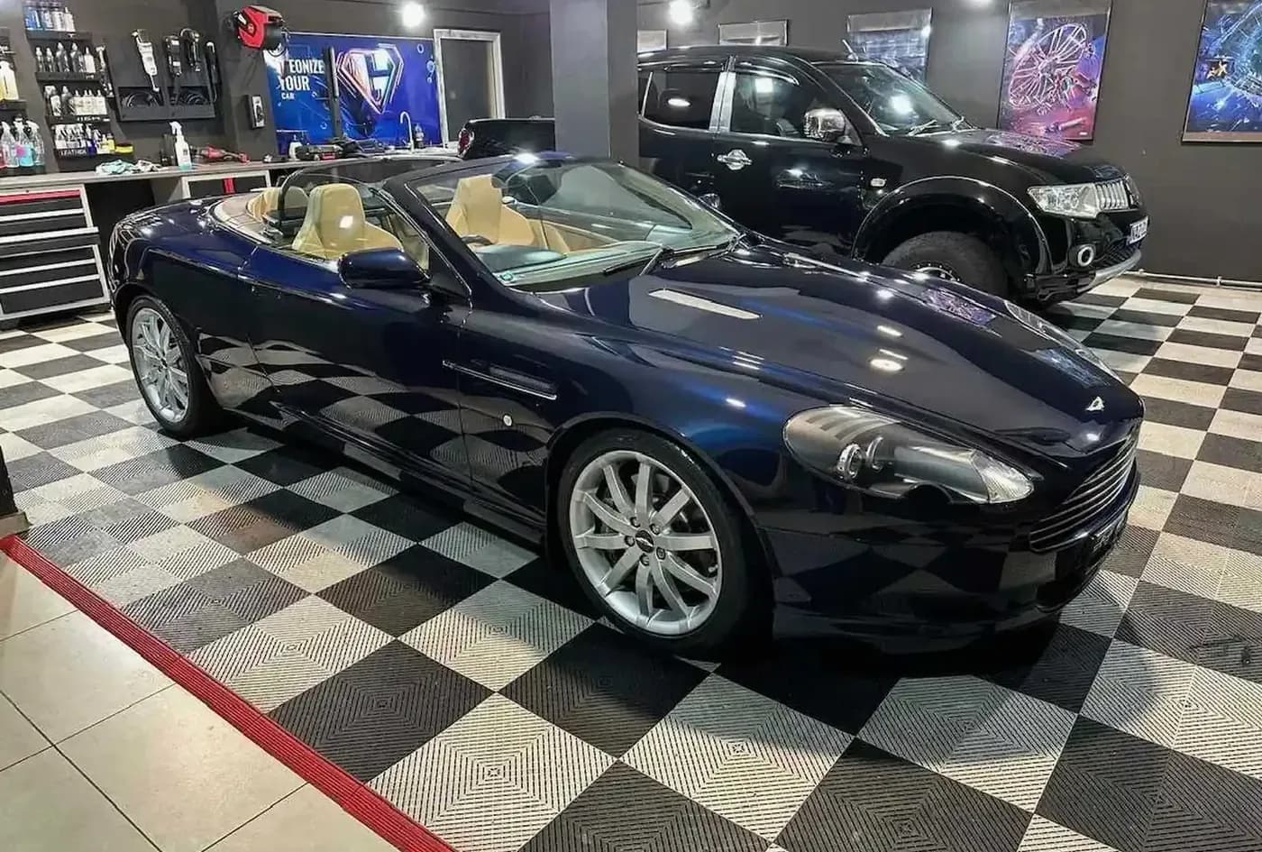 2005 Aston Martin DB9 — photo 4