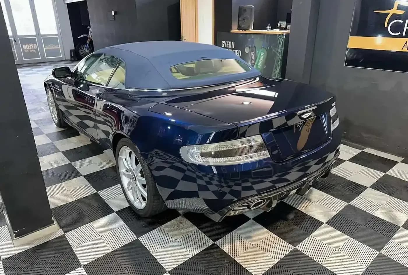 2005 Aston Martin DB9 — photo 7