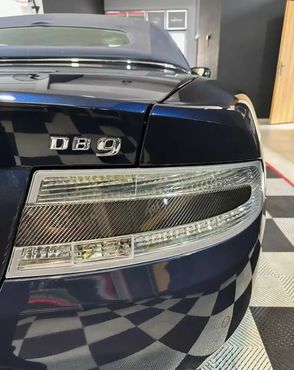 2005 Aston Martin DB9 — photo 8