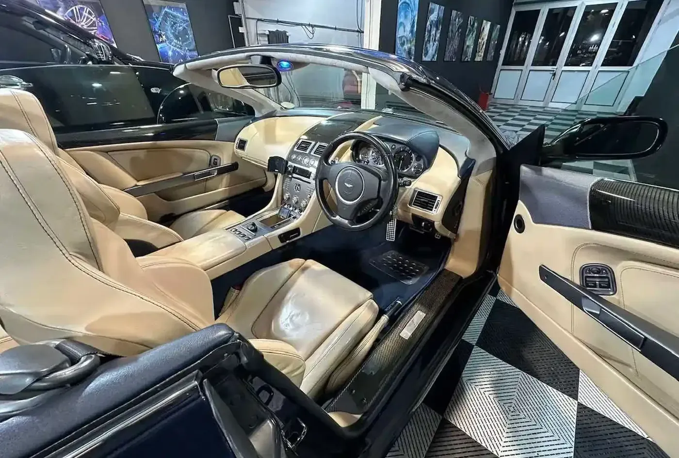 2005 Aston Martin DB9 — photo 10