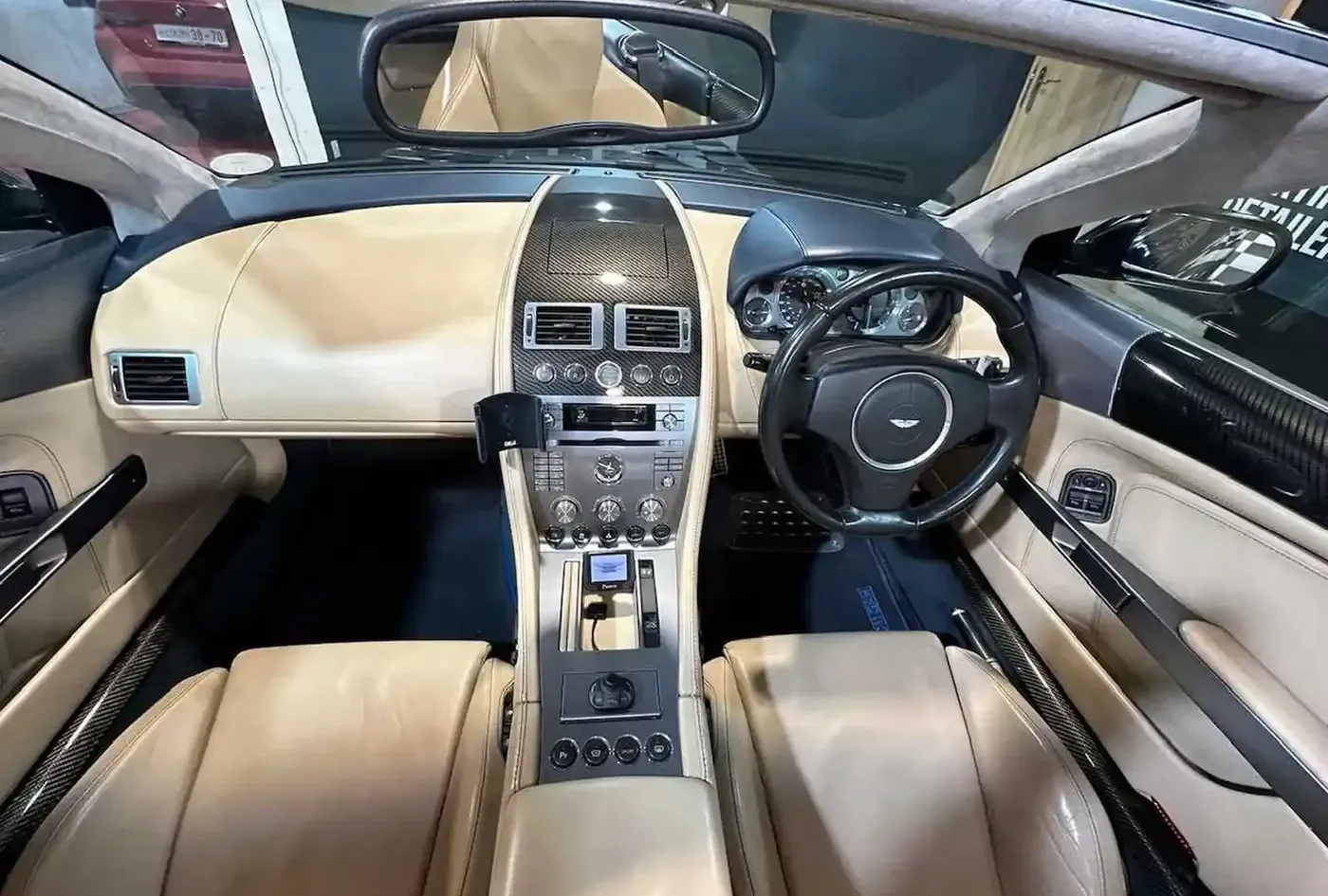 2005 Aston Martin DB9 — photo 12