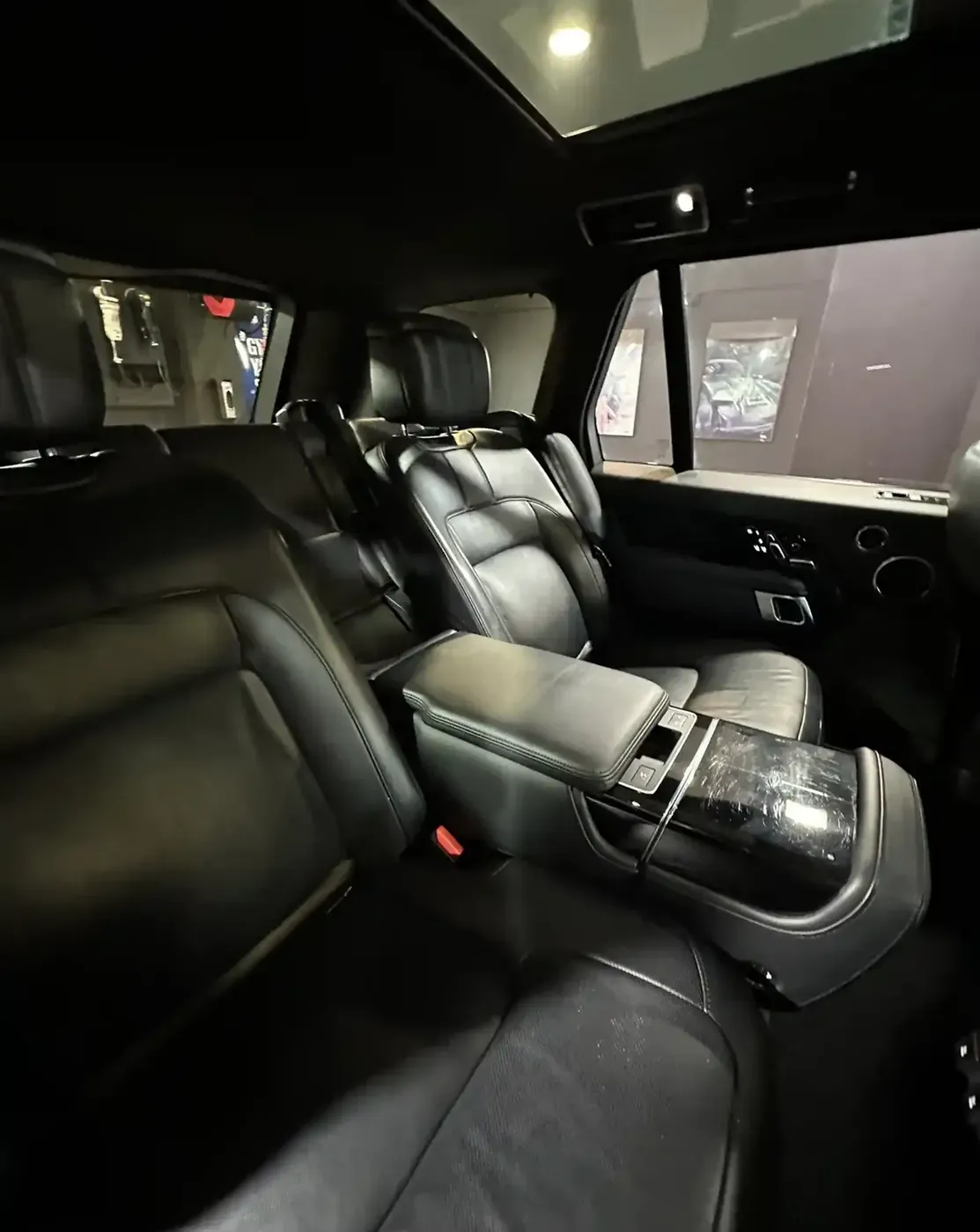 2020 Land Rover Range Rover Vogue — photo 12