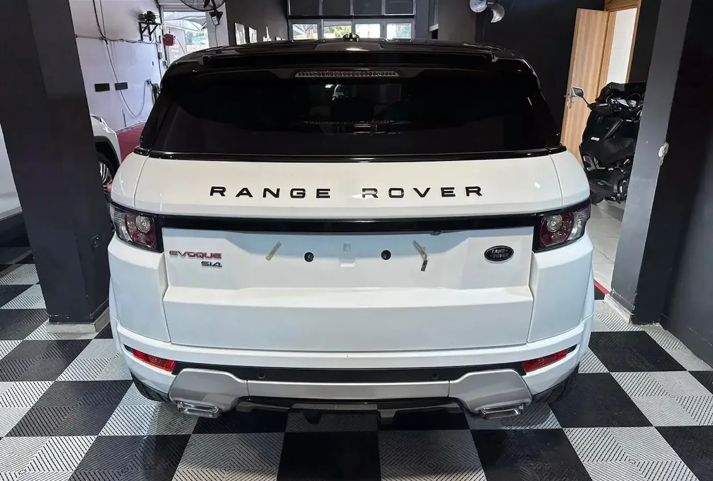 2012 Land Rover Range Rover Evoque — photo 9
