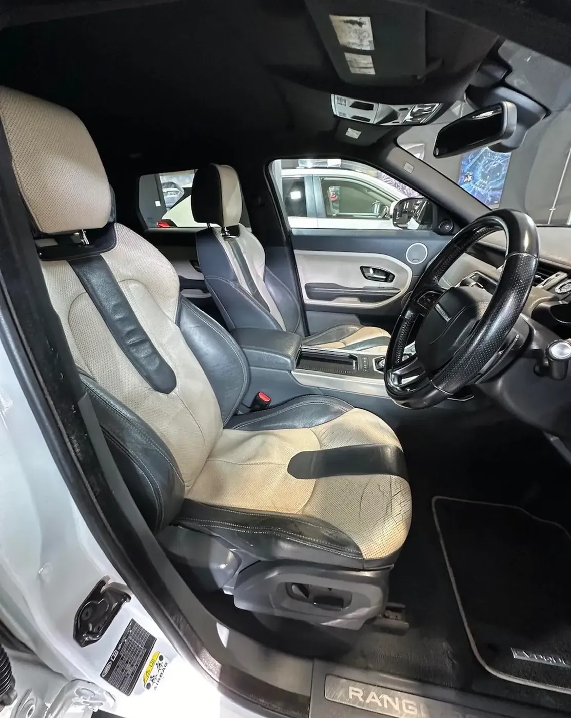 2012 Land Rover Range Rover Evoque — photo 13