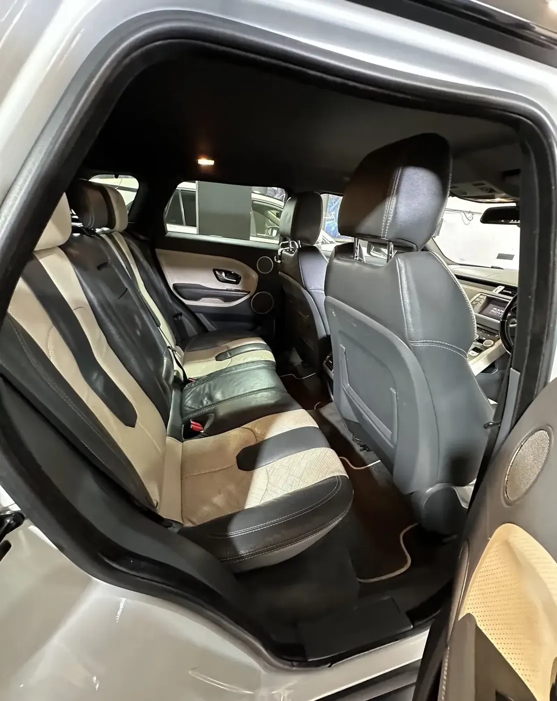 2012 Land Rover Range Rover Evoque — photo 14