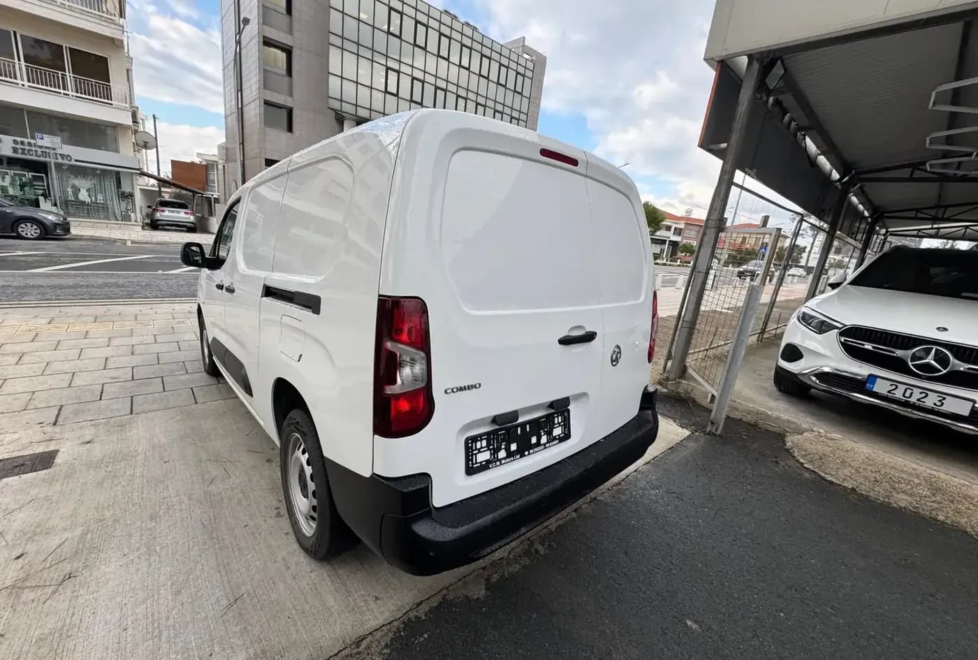 2021 Opel Combo — photo 2