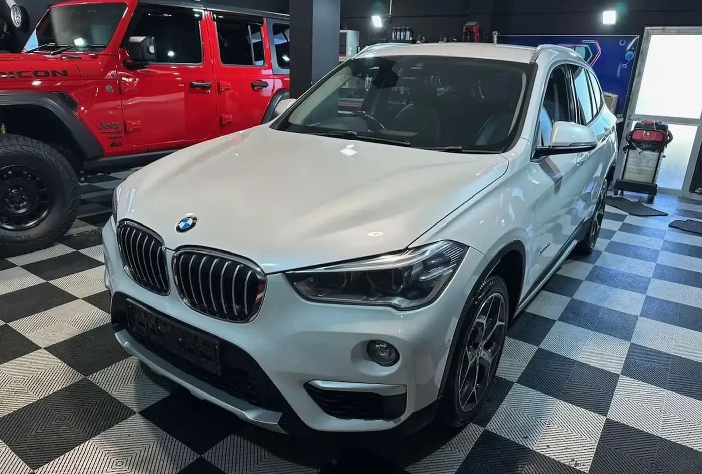 2018 BMW X1 — photo 1