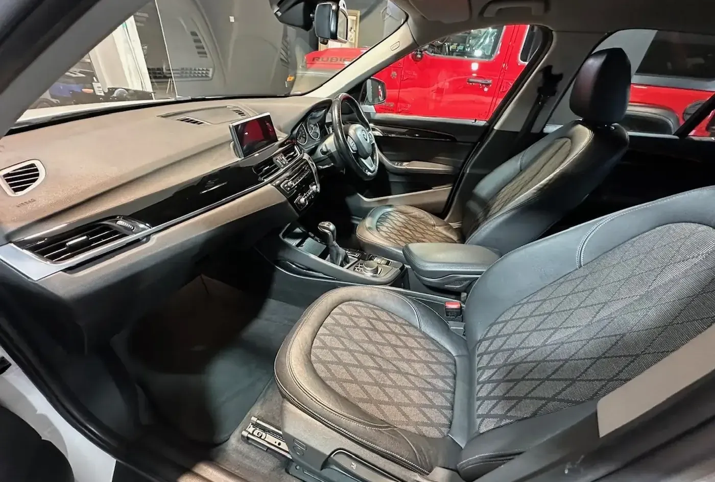 2018 BMW X1 — photo 13