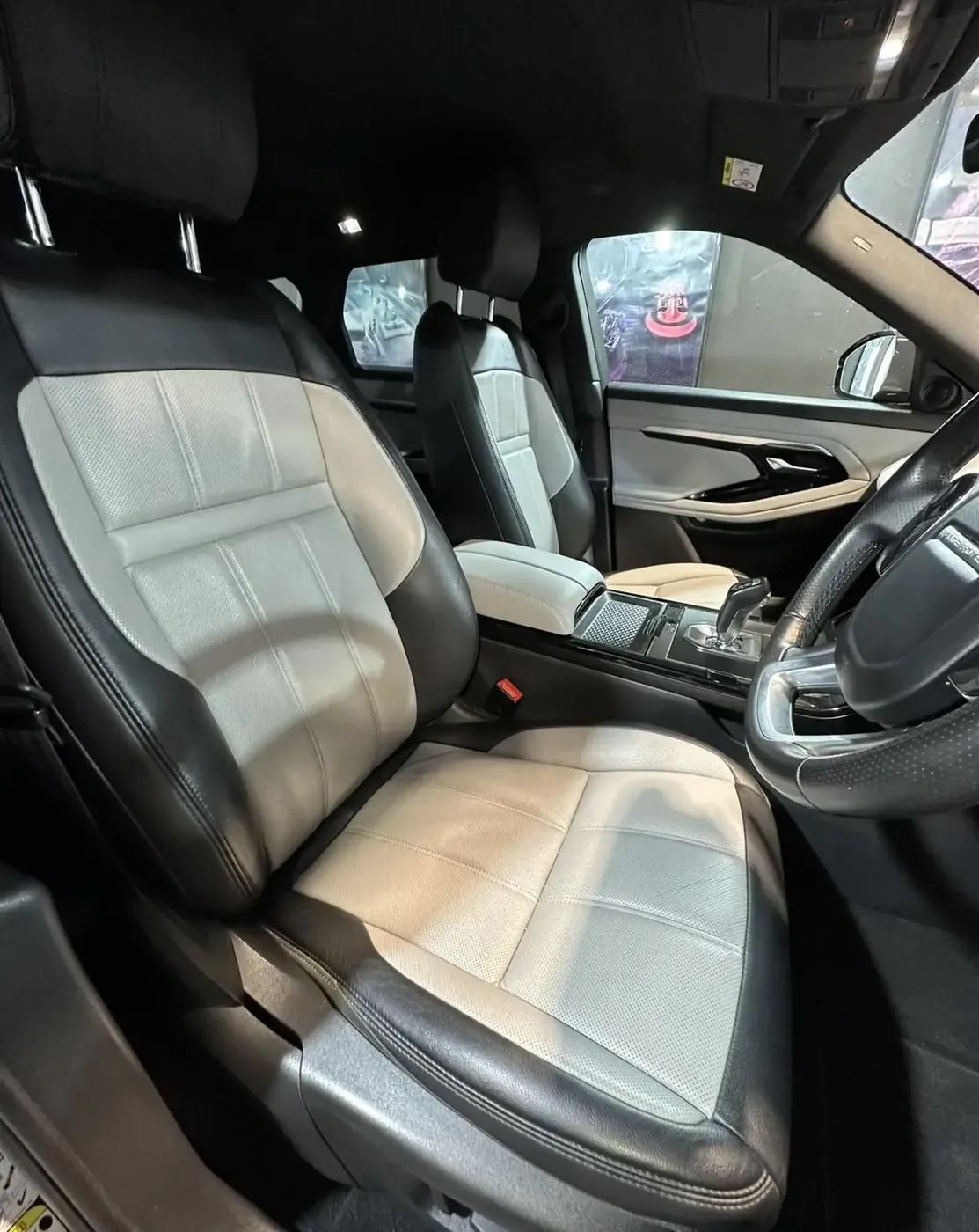 2020 Land Rover Range Rover Evoque — photo 8