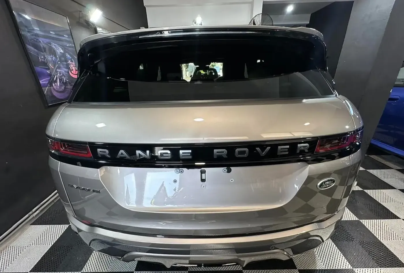 2021 Land Rover Range Rover Evoque — photo 12