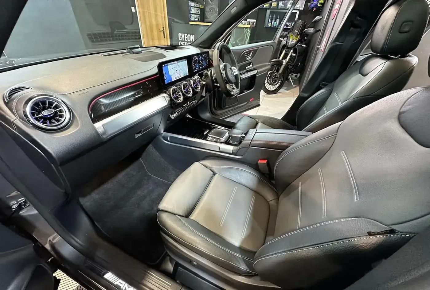 2022 Mercedes-Benz GLB — photo 10