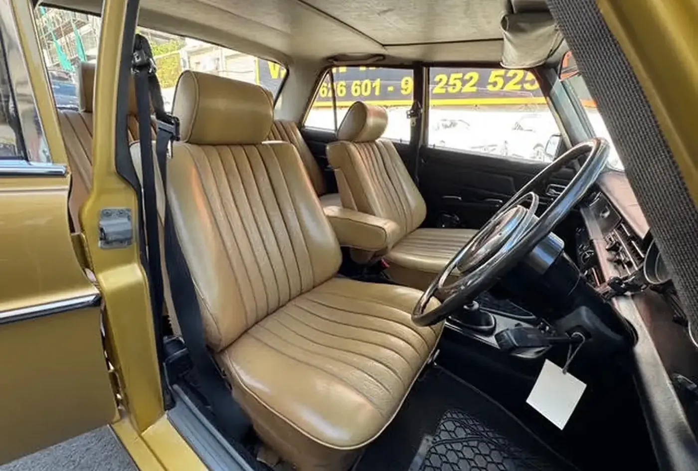 1975 Mercedes-Benz 200 Classic — photo 14