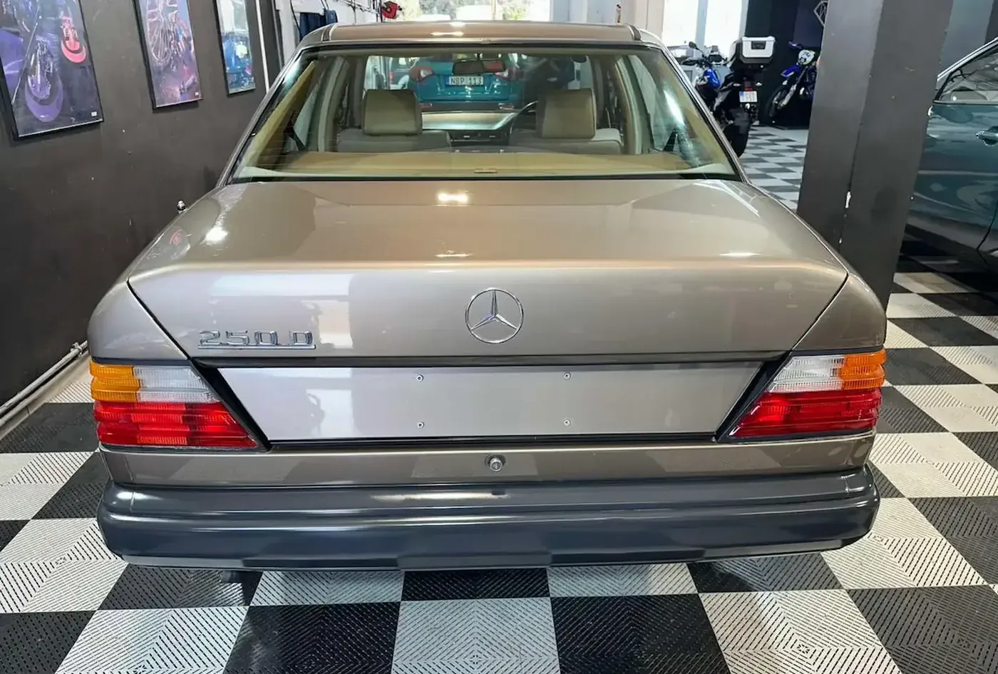 1987 Mercedes-Benz 250 D Classic — photo 6