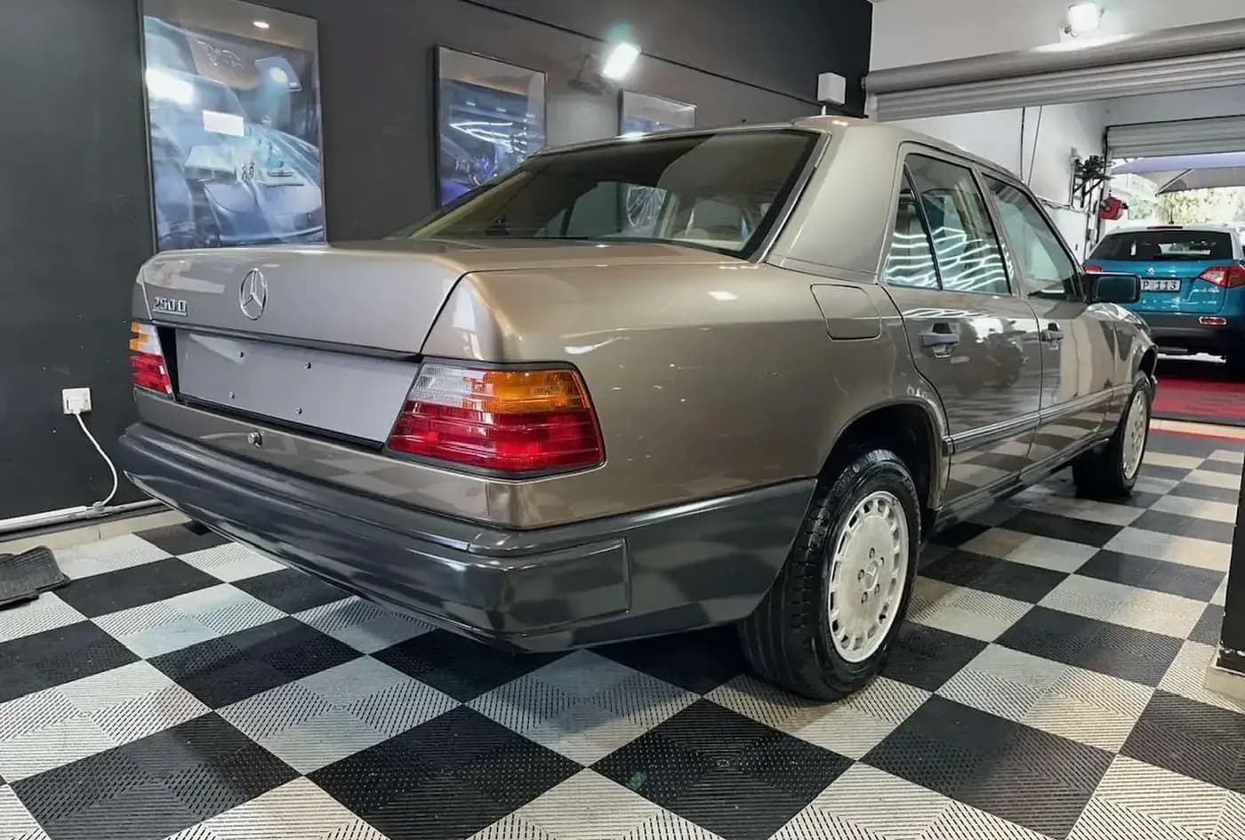 1987 Mercedes-Benz 250 D Classic — photo 12