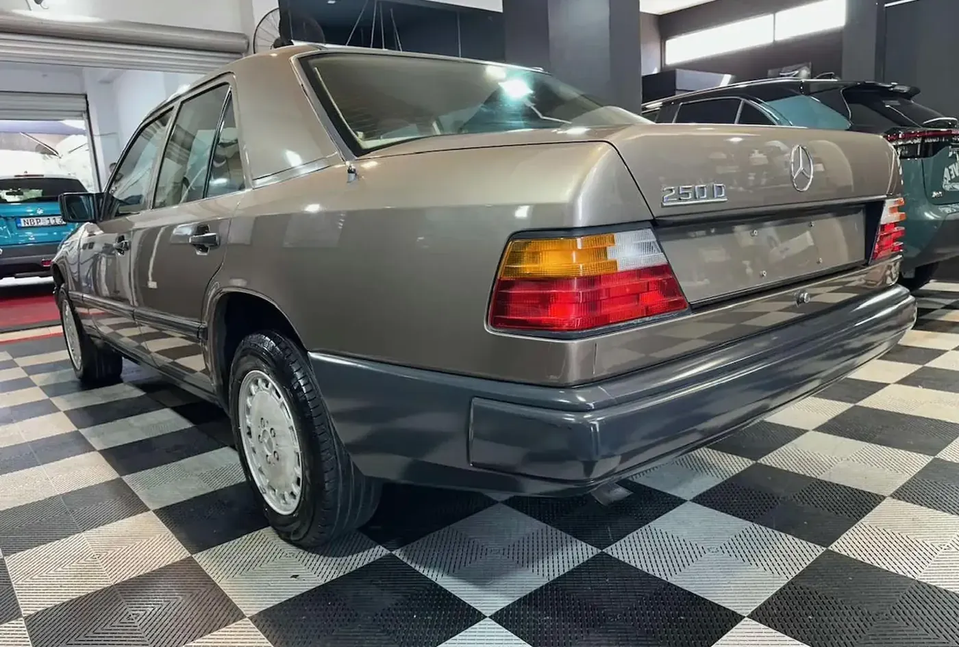 1987 Mercedes-Benz 250 D Classic — photo 13