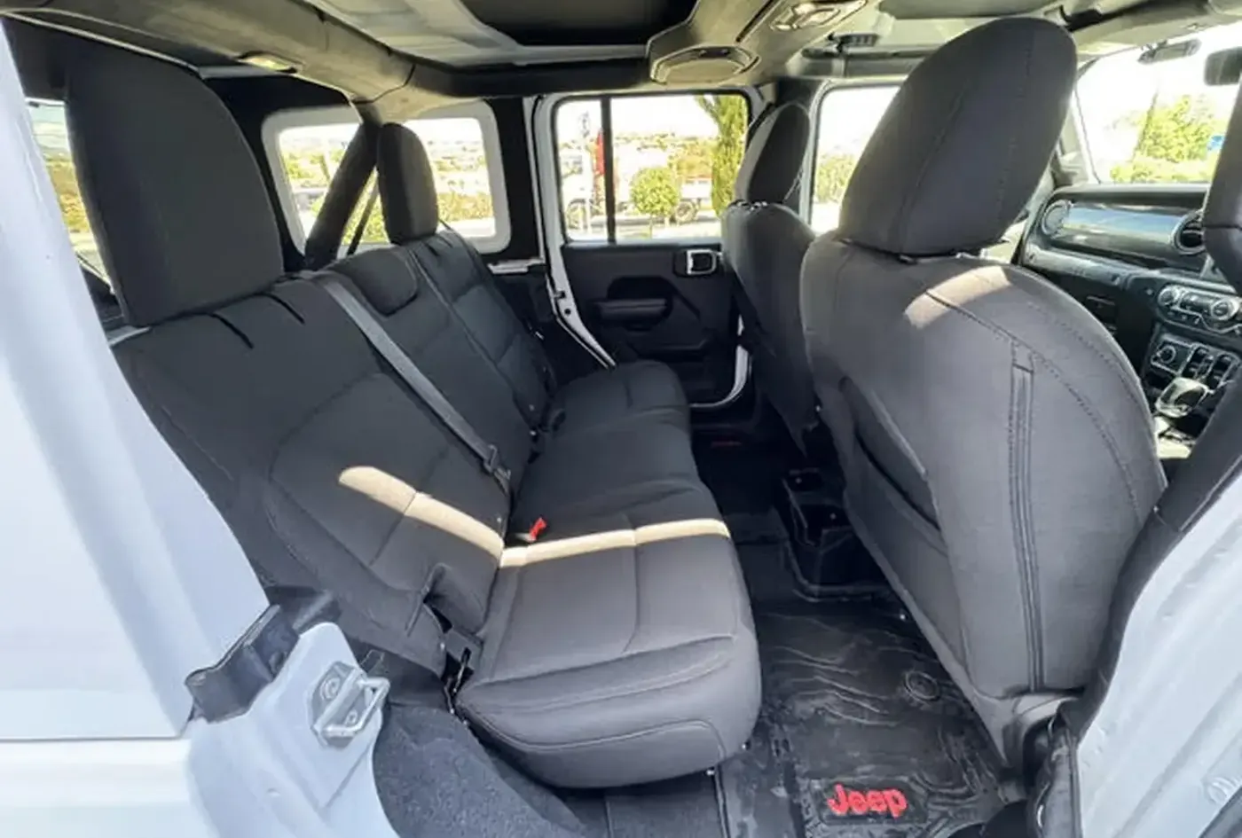 2021 Jeep Wrangler — photo 8