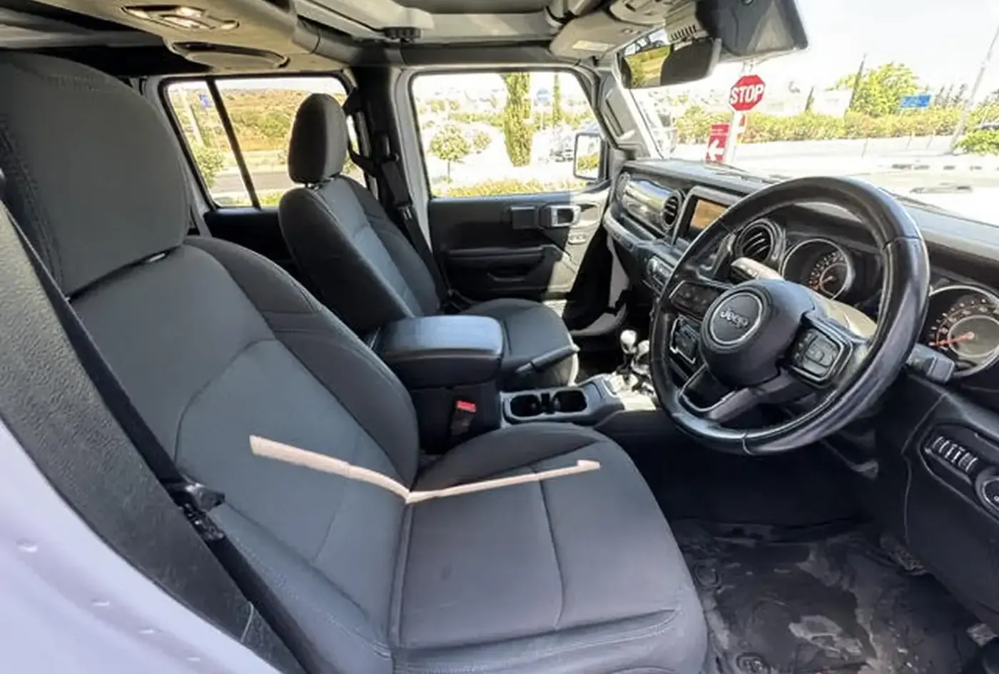 2021 Jeep Wrangler — photo 11