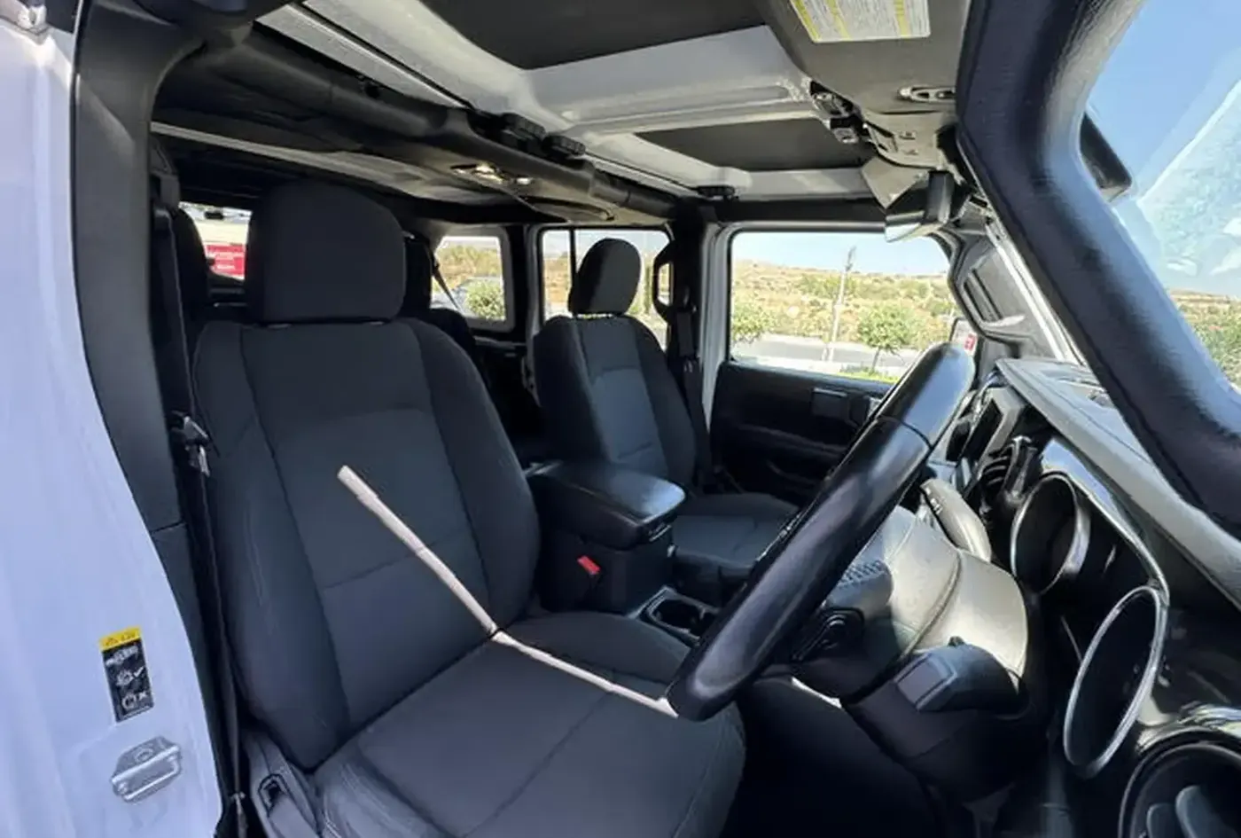 2021 Jeep Wrangler — photo 12
