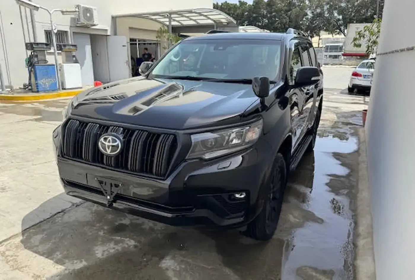 2023 Toyota Land Cruiser Prado — photo 1