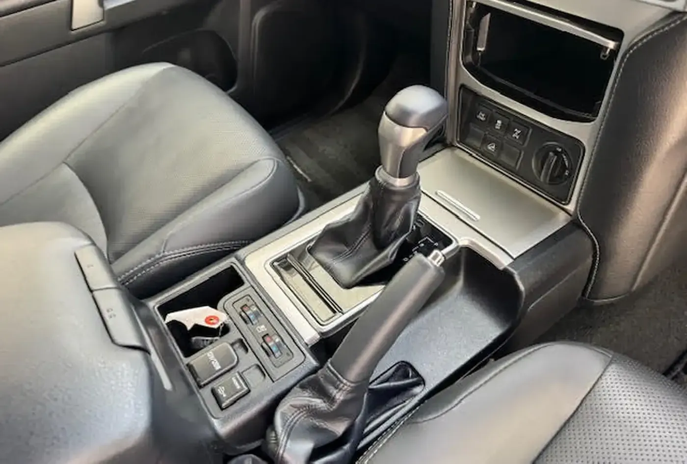 2023 Toyota Land Cruiser Prado — photo 7