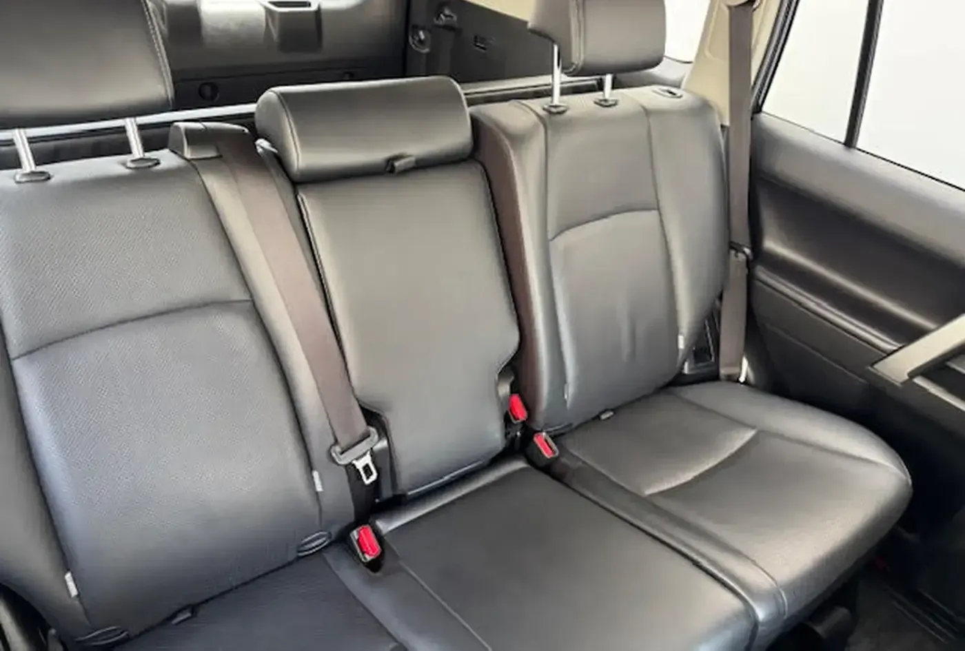2023 Toyota Land Cruiser Prado — photo 8