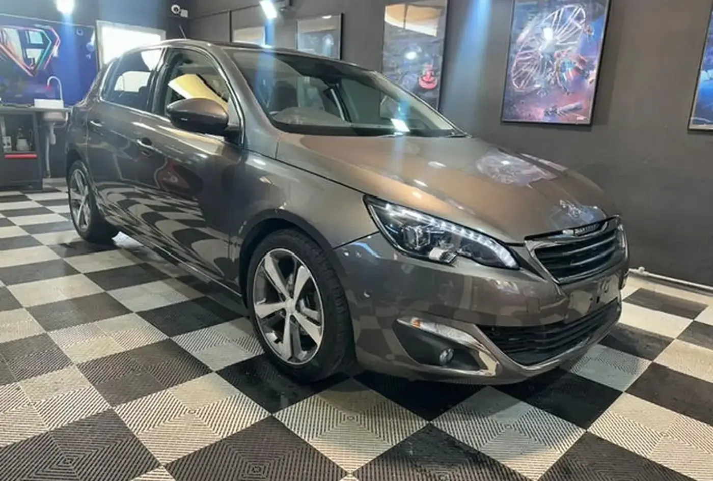 2016 Peugeot 308 — photo 1