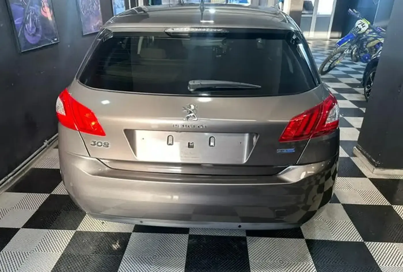 2016 Peugeot 308 — photo 8