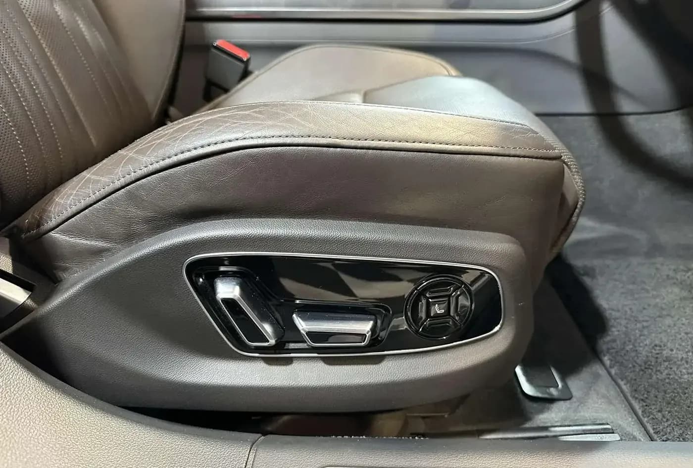 2019 Audi A8 — photo 11
