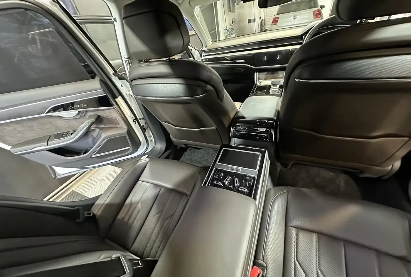 2019 Audi A8 — photo 15